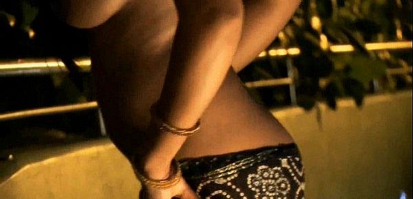 Bollywood Amazing Dancer Babe MILF